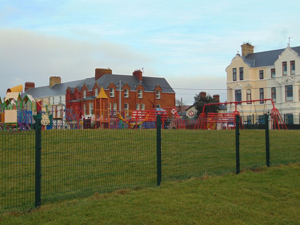 The Central, Buncrana Exterior foto